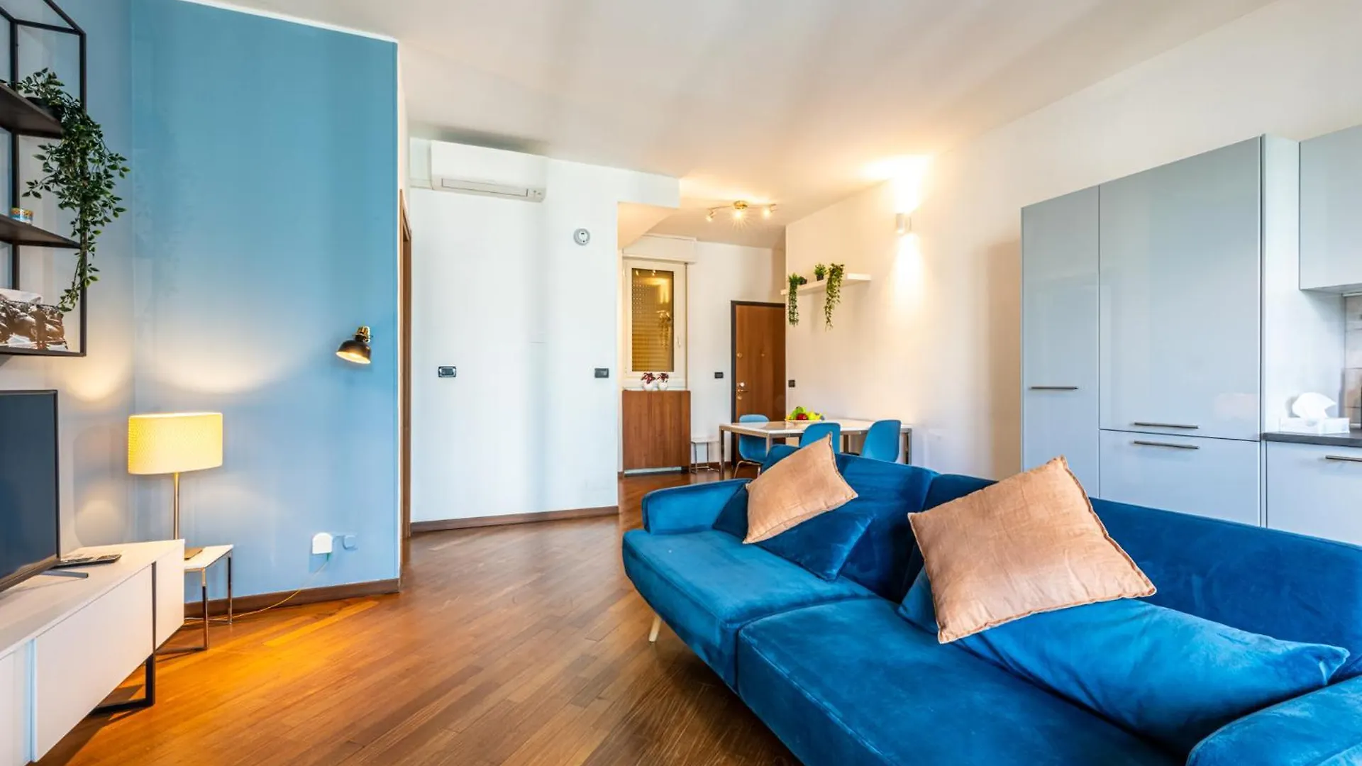 Porta Nuova Elegance & Comfort Near Corso Como Milan 0*,  Italy