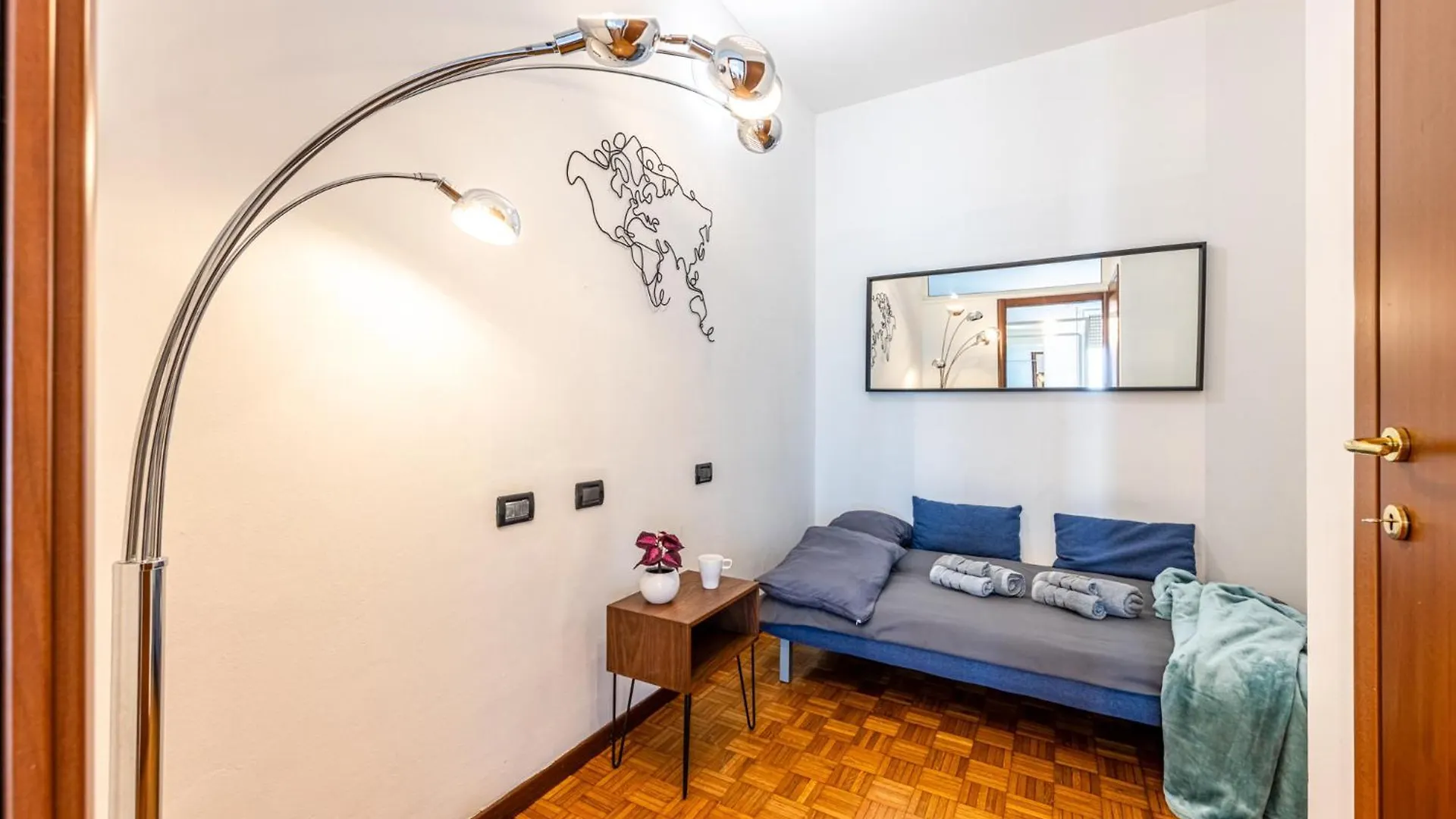 Apartment Porta Nuova Elegance & Comfort Near Corso Como Milan Italy
